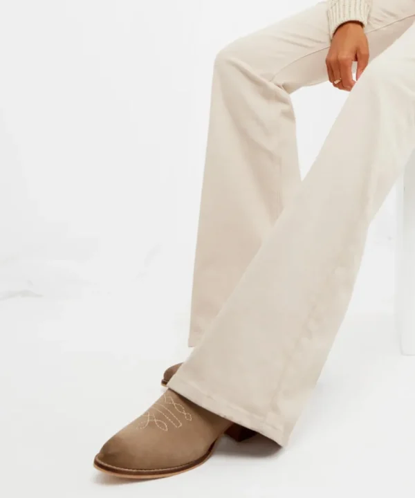 Jeans & Trousers<Joe Browns Ecru Bootcut Jeans