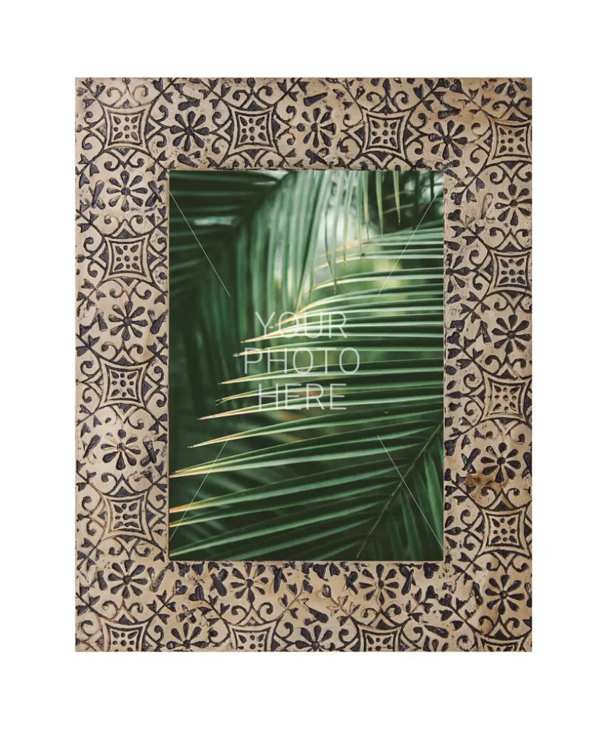 endless_etched_floral_pho_1.webp Home Accessories<Joe Browns Endless Etched Floral Photo Frame