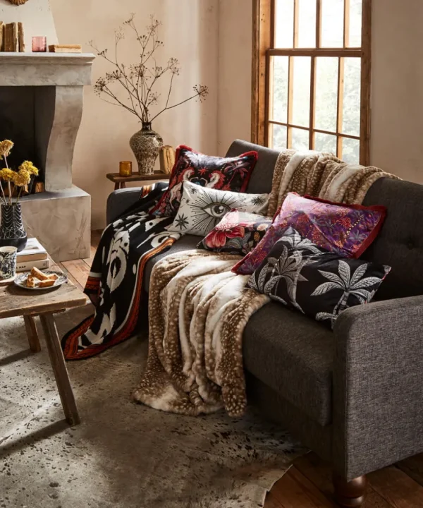 Cosy This Christmas<Joe Browns Hypnotic Horses Reversible Cushion